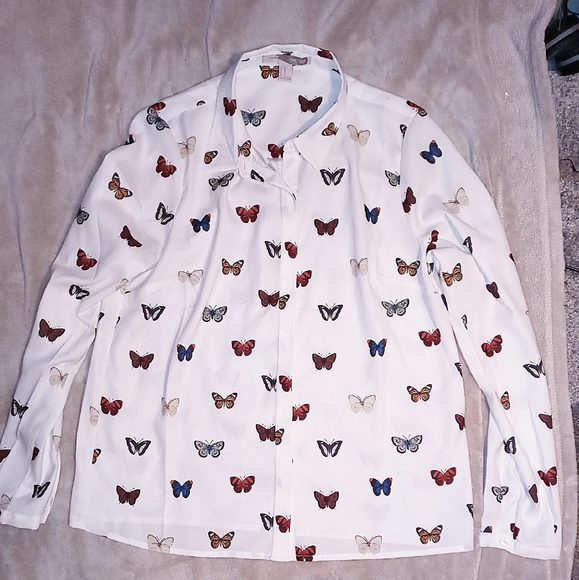 🦋NWOT Forever 21 Butterfly Button Up Blouse sz M - Picture 6 of 10